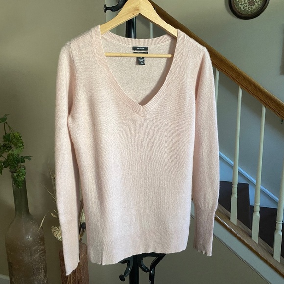 Halogen Nordstrom V-Neck 100% Cashmare Sweater Light Lavender Size M - Picture 1 of 14